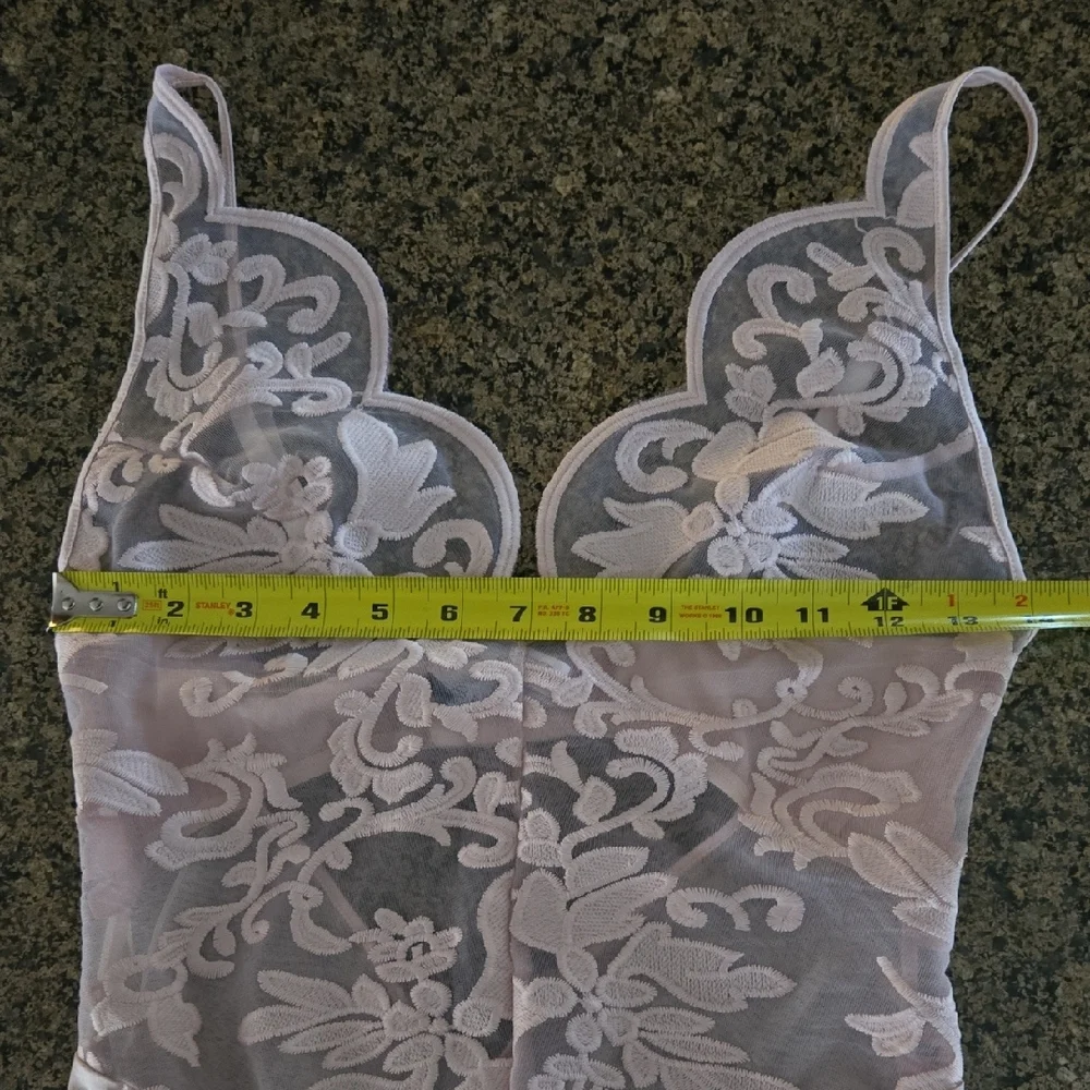 Floral Lace Bodysuit in Soft Pink